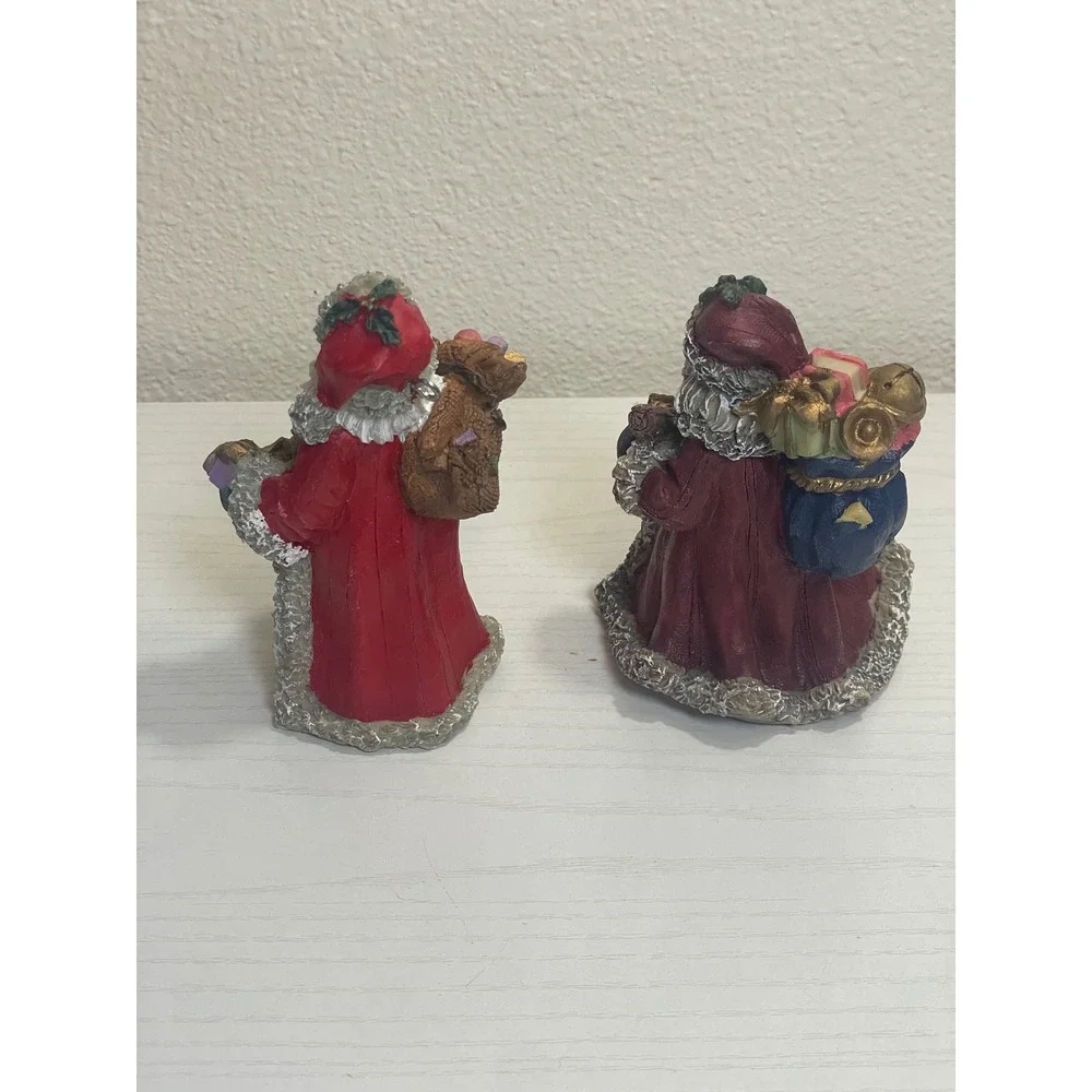 Santa Claus Set of 2 Figurines Christmas Holiday Decor Festive Gift‎ Bearer
